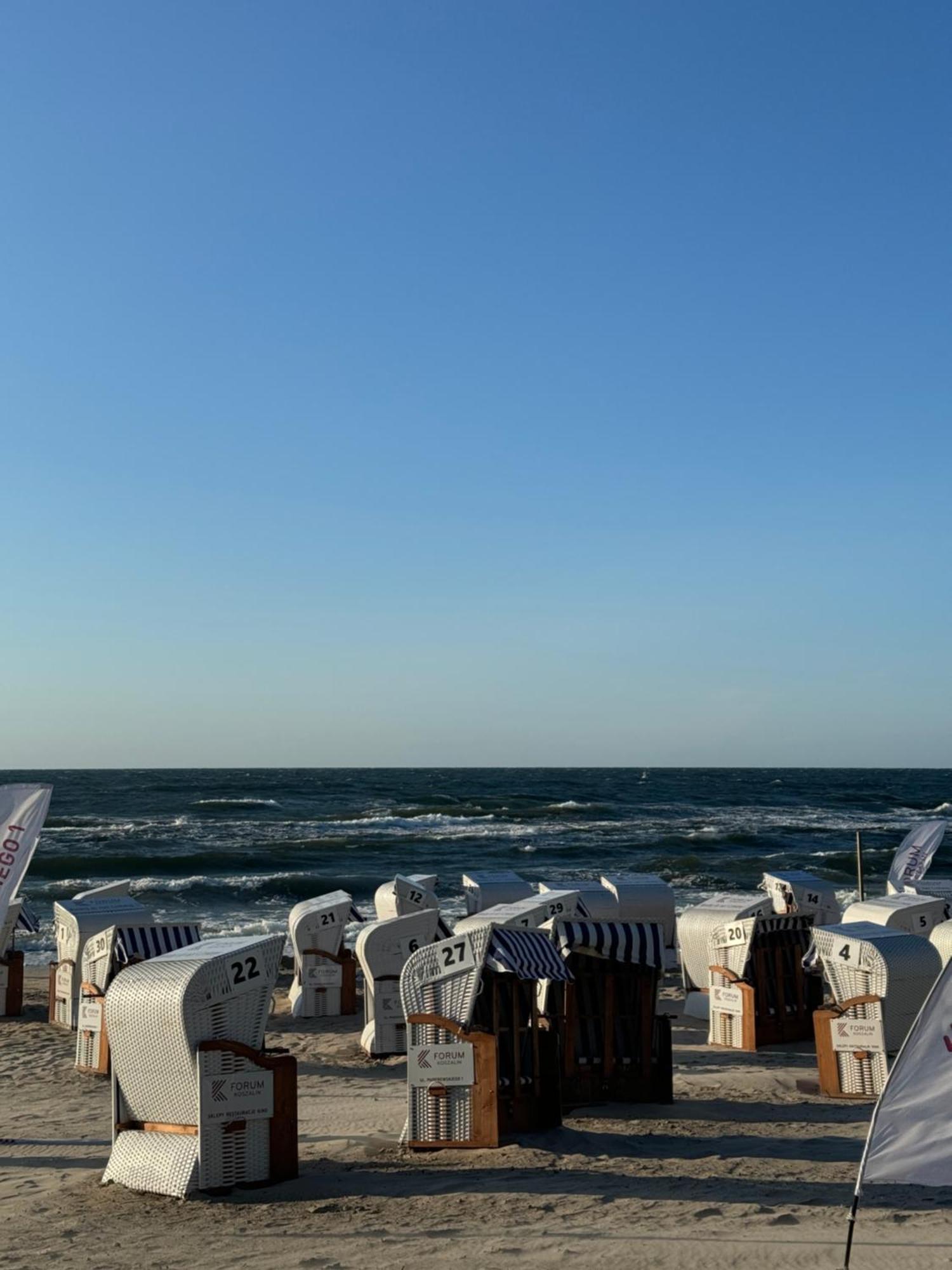 4Summer Kolobrzeg Apartamenty White Blue Sauna & Fitness & Parking 100 Metrow Do Pieknej Szerokiej Piaszczystej Plazy, Wspanialy Widok Z Duzego Tarasu! 100 Meter Zu Einem Schoenen Breiten Sandstrand, Herrliche Aussicht Von Einer Grossen Terrasse! Екстер'єр фото